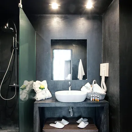 Diamond Suites, Philian And Thessaloniki