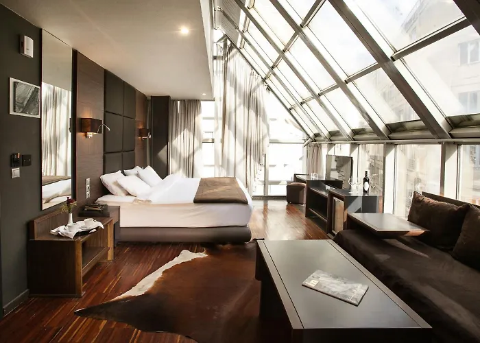 Diamond Suites, Philian And * Soluň