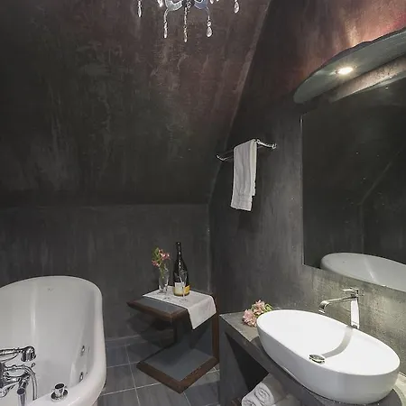 Diamond Suites, Philian And Apartment