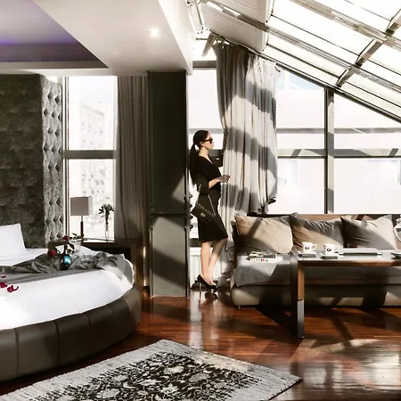Diamond Suites, Philian And