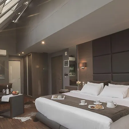 Diamond Suites, Philian And