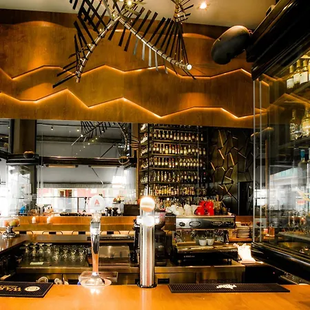 Diamond Suites, Philian And 公寓