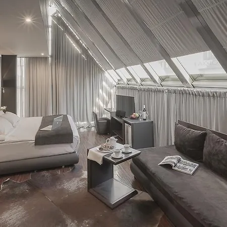 Diamond Suites, Philian And Apartment