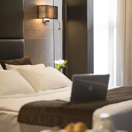 Diamond Suites, Philian And