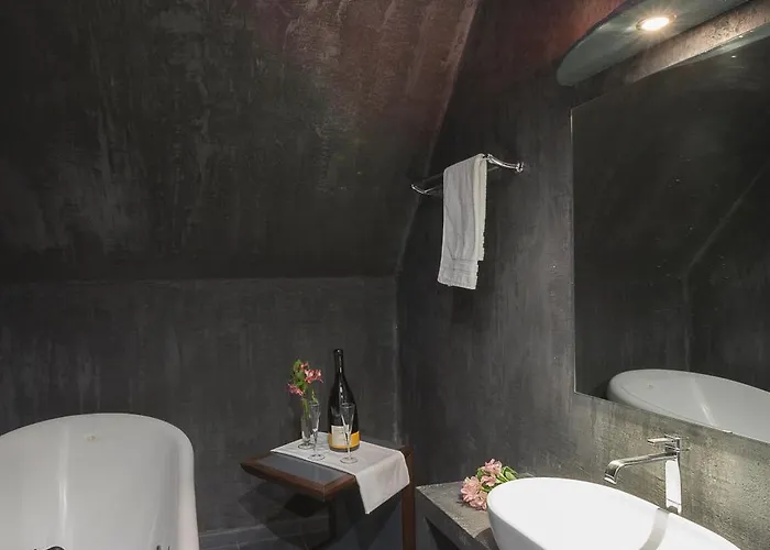 Diamond Suites, Philian And Apartment