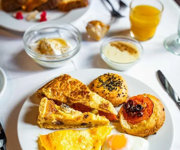 Diamond Suites, Philian And Apartment