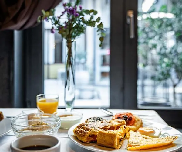 Diamond Suites, Philian And