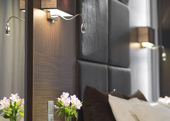 Diamond Suites, Philian And *