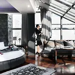Diamond Suites, Philian And Lejlighed