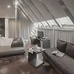 Diamond Suites, Philian And Lejlighed