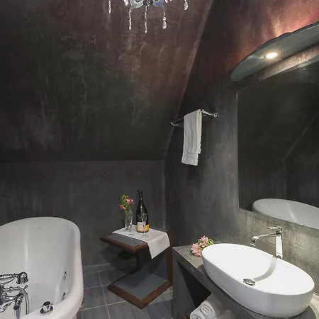 Diamond Suites, Philian And Apartment